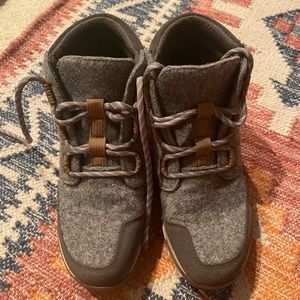 Chaco wool/polyester boots. Worn once. Size 8.5. Very comfortable